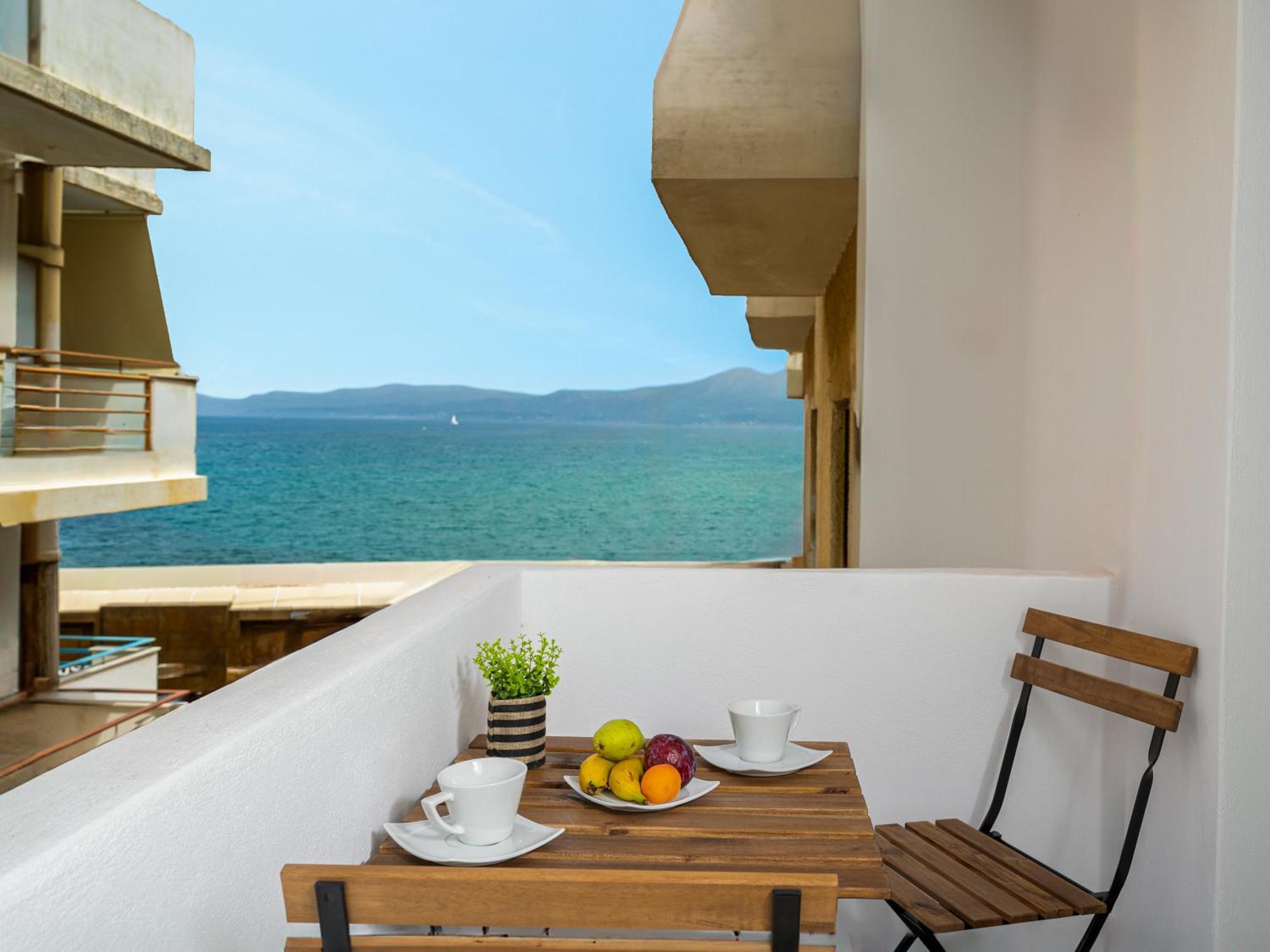 Makas Suites Херсонисос Екстериор снимка