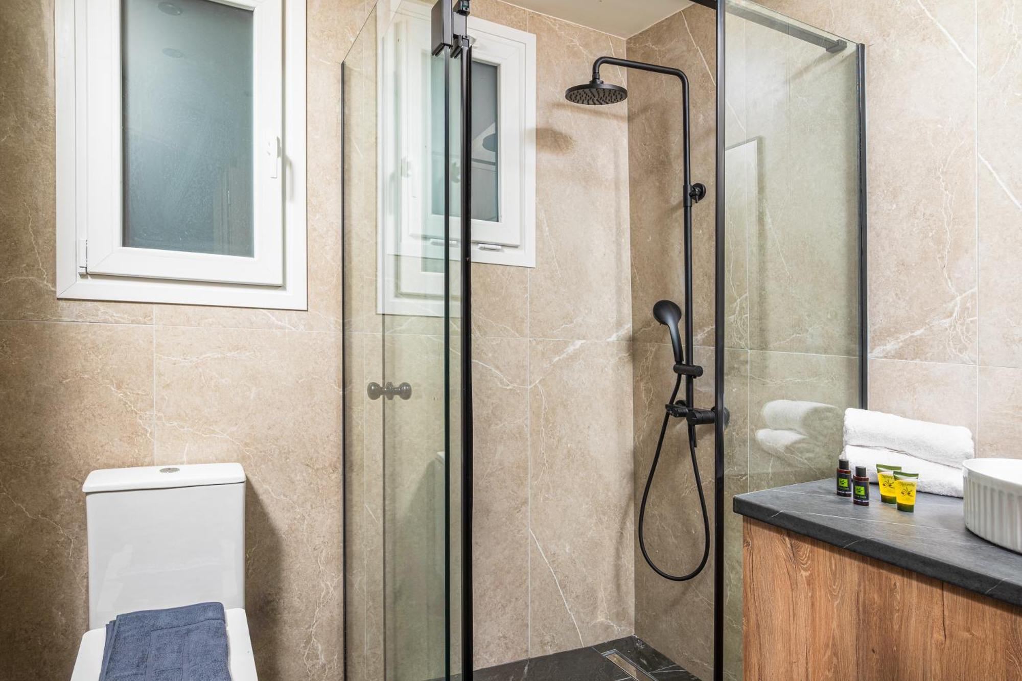 Makas Suites Херсонисос Екстериор снимка