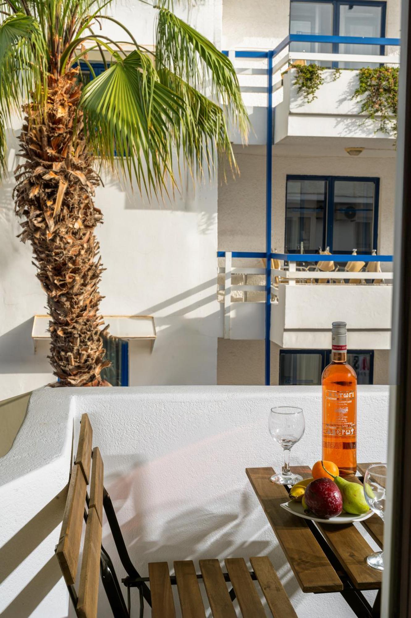 Makas Suites Херсонисос Екстериор снимка